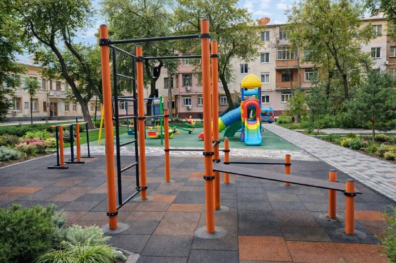 Майдончаи workout барои ҳavli ва маҷmūahoi istiqomatī